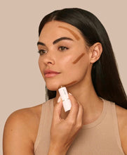 Afbeelding in Gallery-weergave laden, Glow Time Bronzer Stick