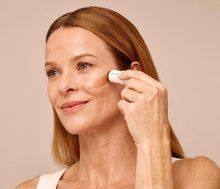 Afbeelding in Gallery-weergave laden, Glow Time Bronzer Stick