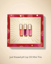 Afbeelding in Gallery-weergave laden, Comfort & Joy Holiday Collection 2026 Just Kissed pH Lip Oil Mini Trio LIMITED EDITION!