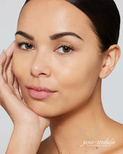 Afbeelding in Gallery-weergave laden, NIEUW! Skintuition SPF30 Radiance-Boosting Liquid Foundation