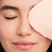 Afbeelding in Gallery-weergave laden, Magic Mitt Makeup Remover
