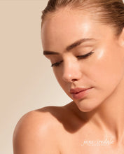 Afbeelding in Gallery-weergave laden, NIEUW! Glow Fixation SPF30 Sheer Tint Skin Enhancer
